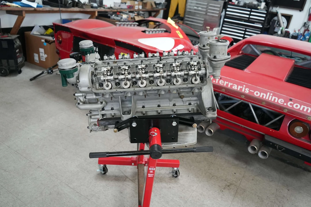 Parts & Memorabilia Engines - Image 20 of 31