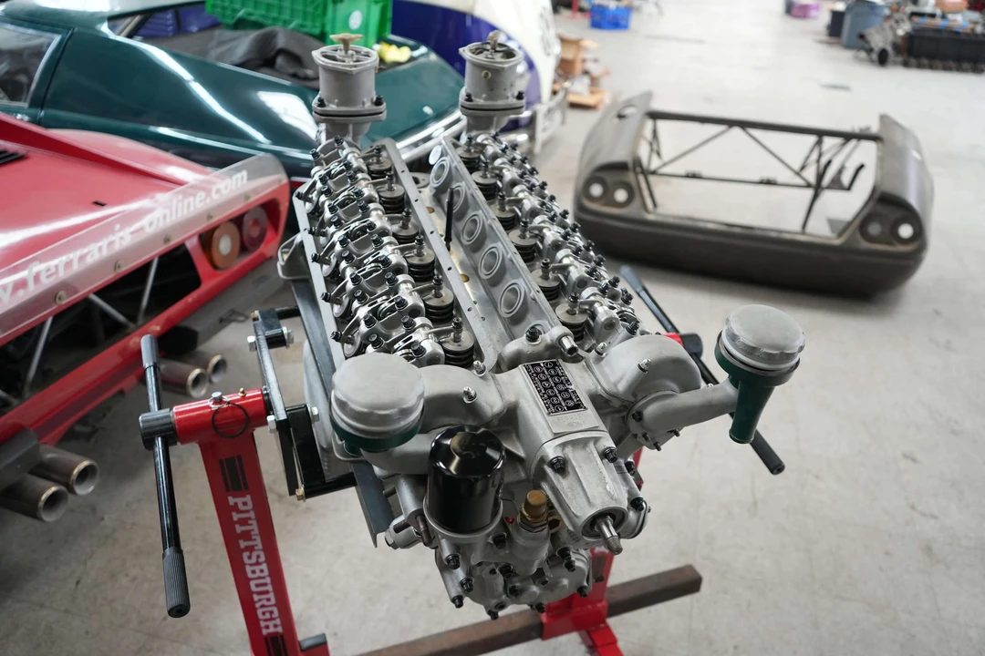 Parts & Memorabilia Engines - Image 18 of 31