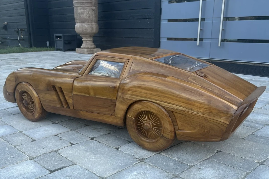 Parts & Memorabilia Scale Models - Image 2 of 5