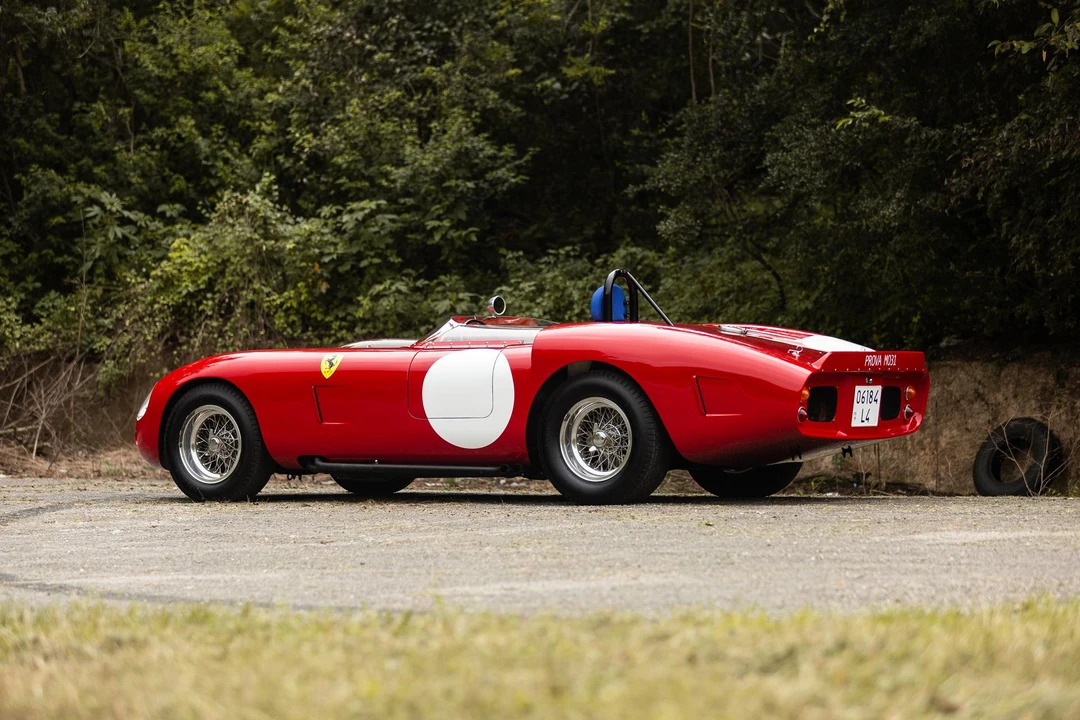 Ferrari 330 GT 2+2 - Image 9 of 31