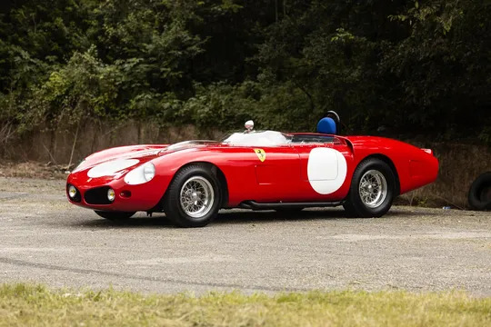 Ferrari 330 GT 2+2 - Image 2 of 31