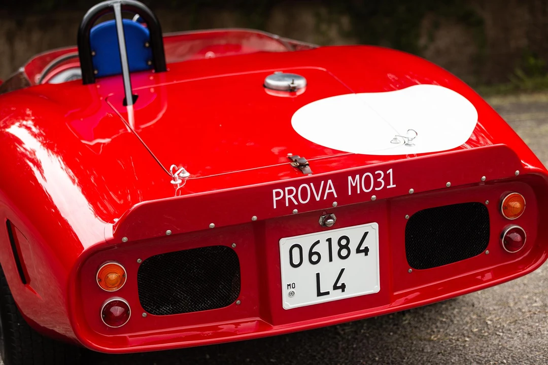 Ferrari 330 GT 2+2 - Image 26 of 31