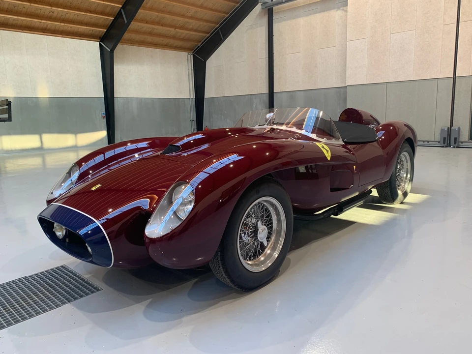 Ferrari Replica - Image 2 of 31