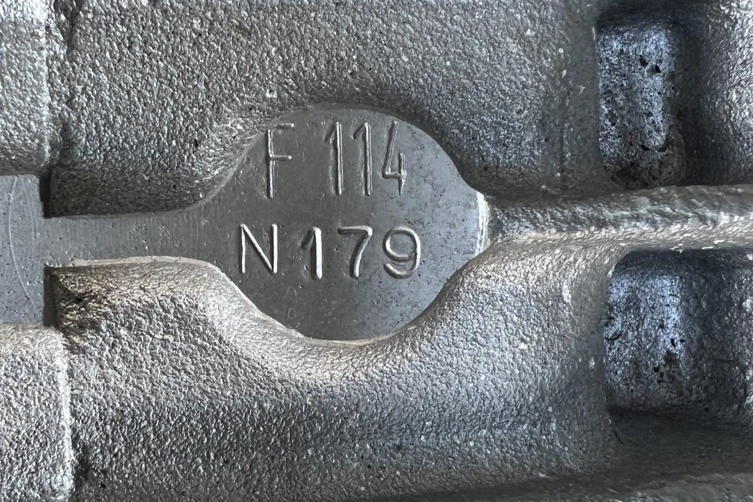 Parts & Memorabilia Gearboxes - Image 3 of 4