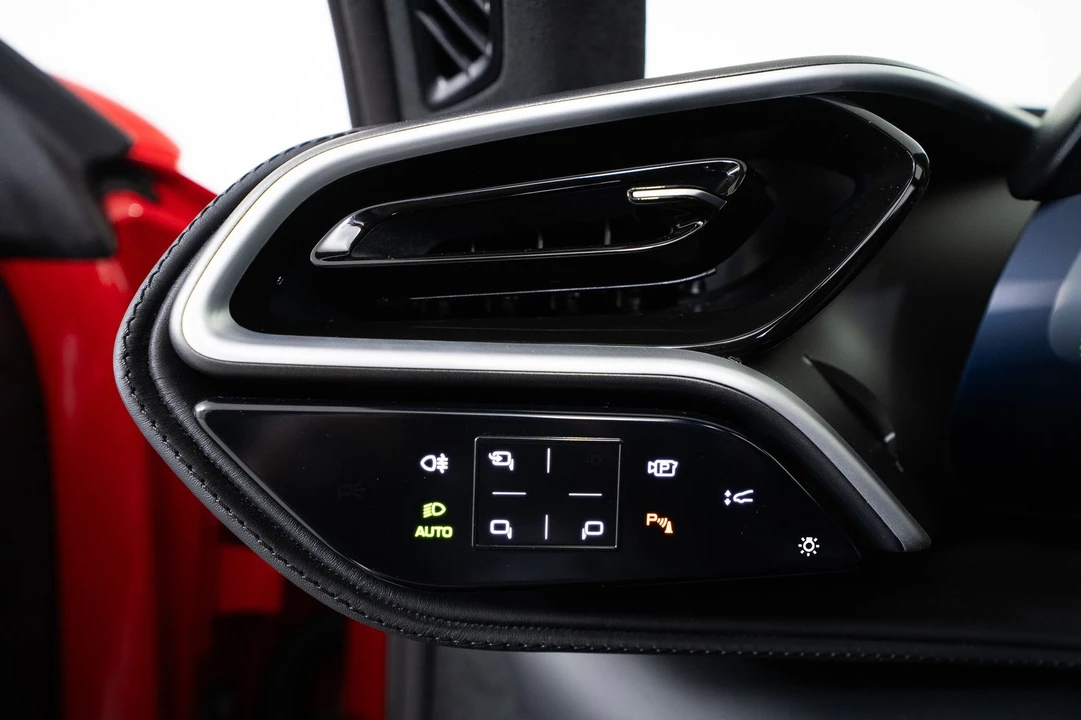 2025 Ferrari 296 GTS - Image 23 of 31