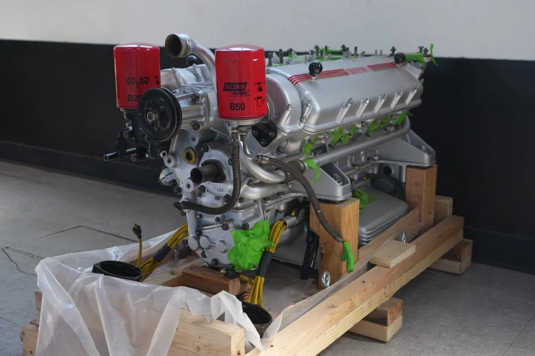 Parts & Memorabilia Engines - Image 2 of 8