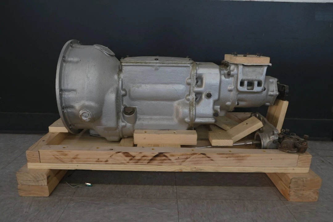 Parts & Memorabilia Engines - Image 7 of 8