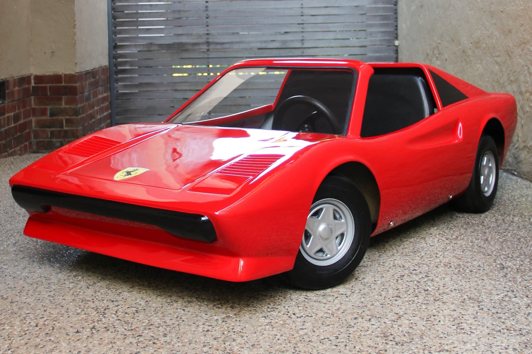Ferrari Replica - Image 2 of 31