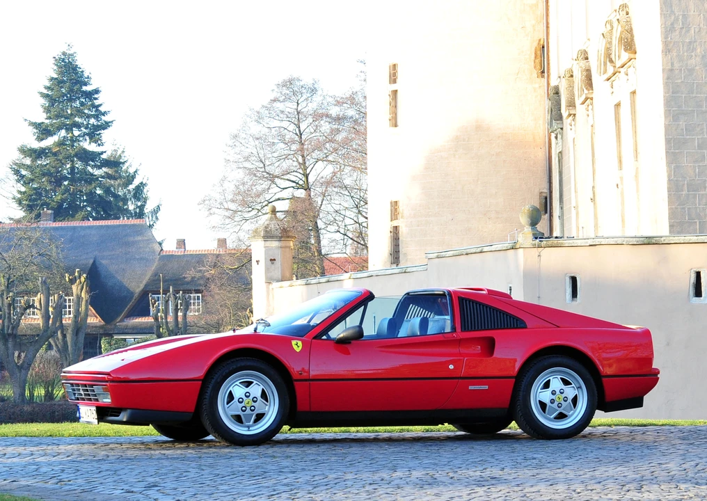 Ferrari 328 GTS - Image 7 of 29
