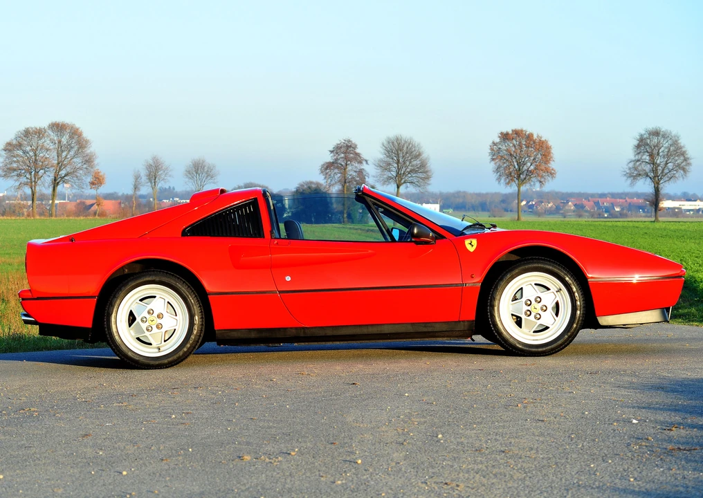Ferrari 328 GTS - Image 10 of 29