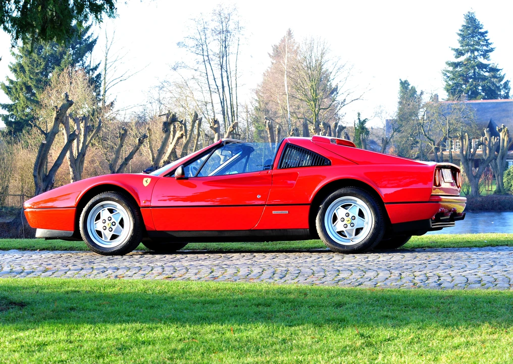 Ferrari 328 GTS - Image 4 of 29