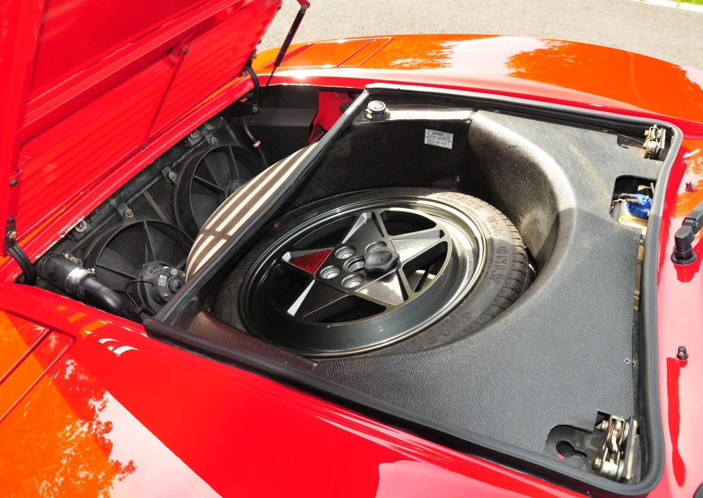 Ferrari 328 GTS - Image 21 of 29