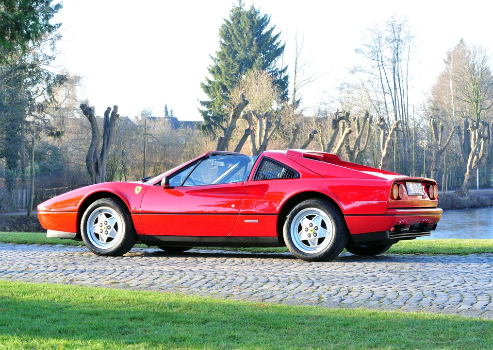 Ferrari 328 GTS - Image 5 of 29