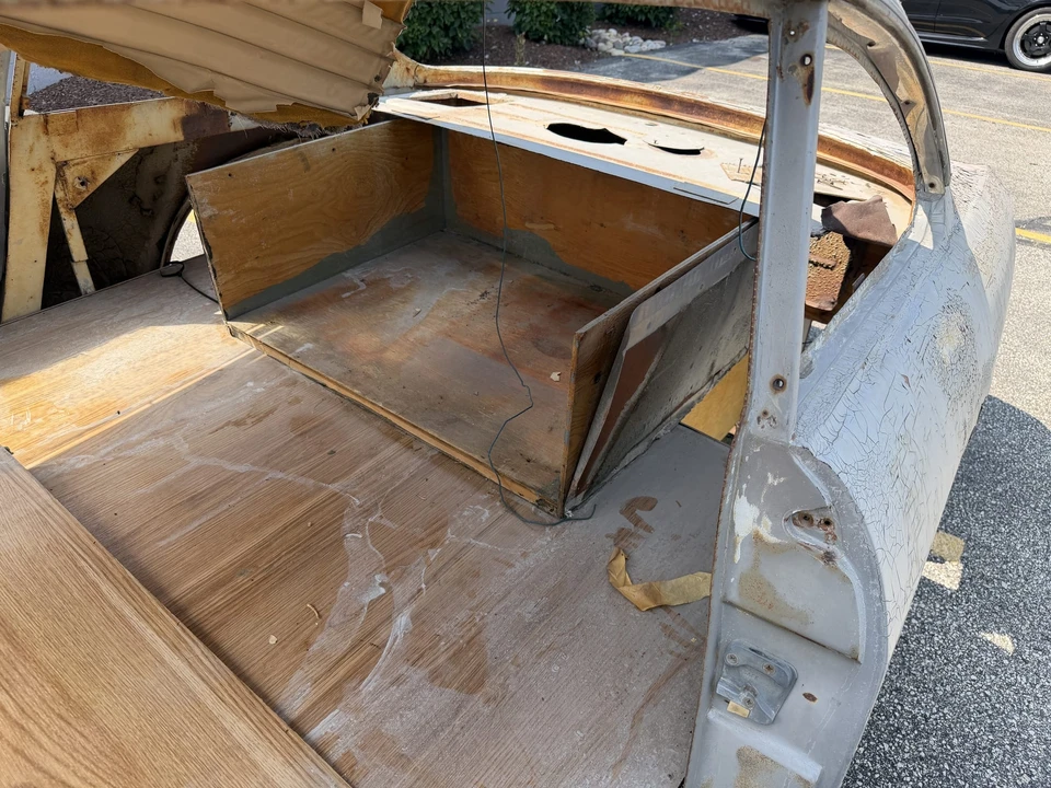 Parts & Memorabilia Bodywork - Image 14 of 31