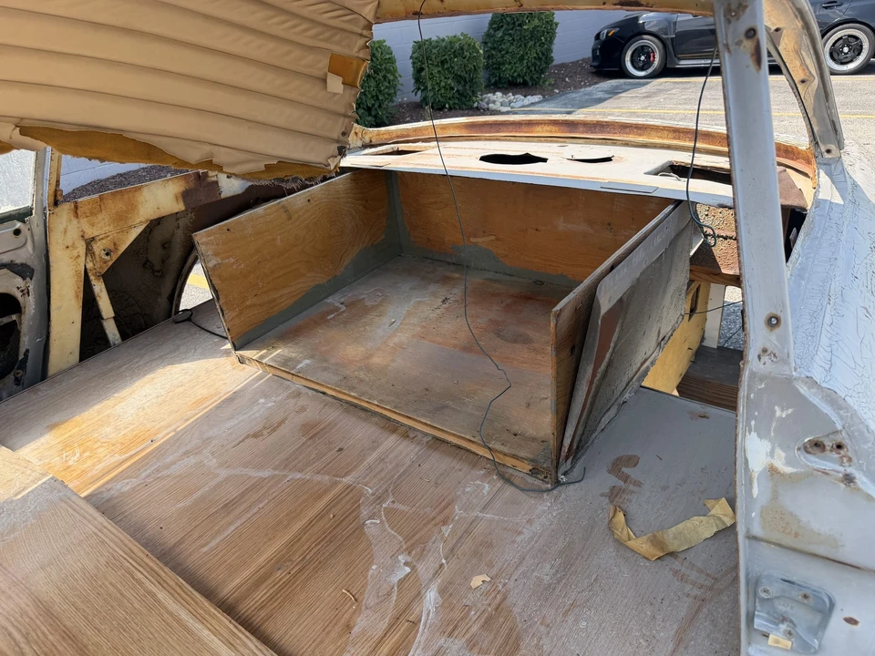Parts & Memorabilia Bodywork - Image 15 of 31