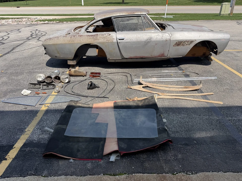 Parts & Memorabilia Bodywork - Image 2 of 31