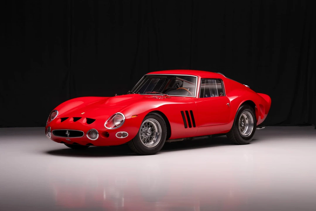 Ferrari 330 GT 2+2 - Image 2 of 31