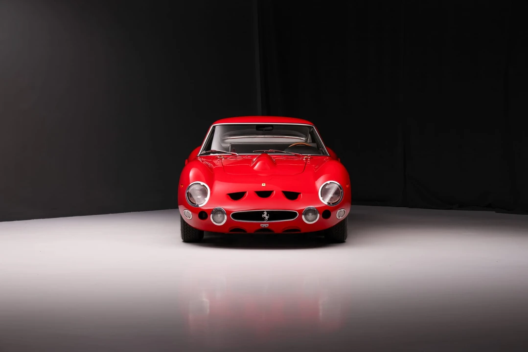 Ferrari 330 GT 2+2 - Image 9 of 31