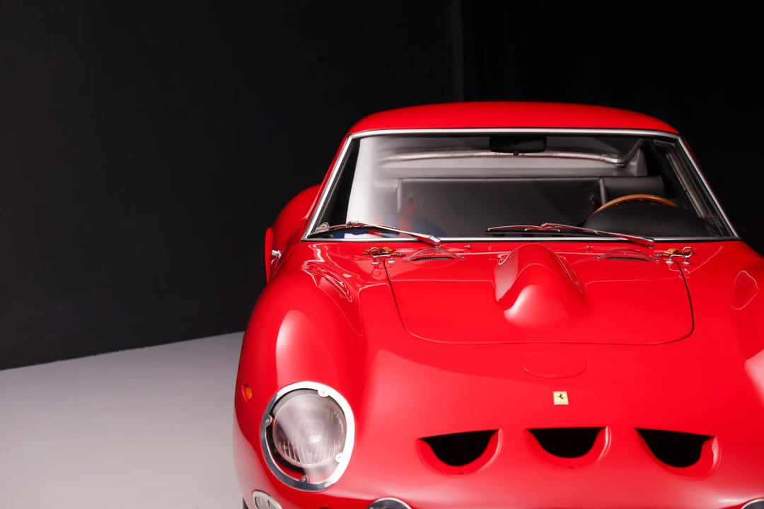 Ferrari 330 GT 2+2 - Image 12 of 31