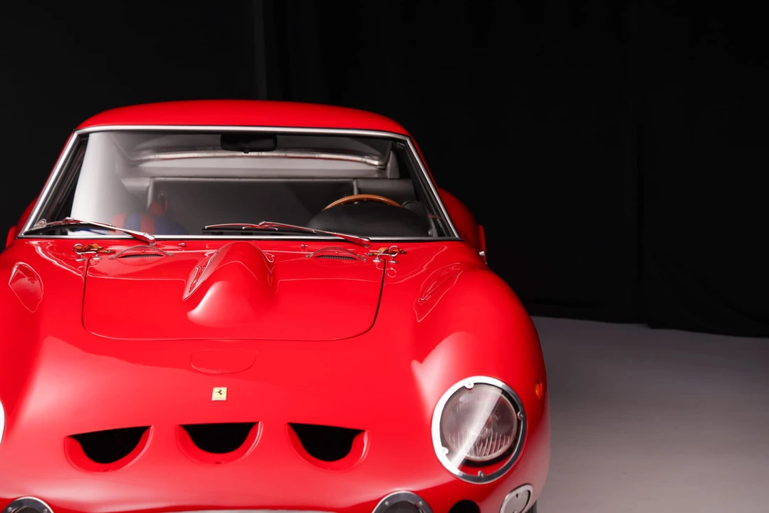 Ferrari 330 GT 2+2 - Image 13 of 31