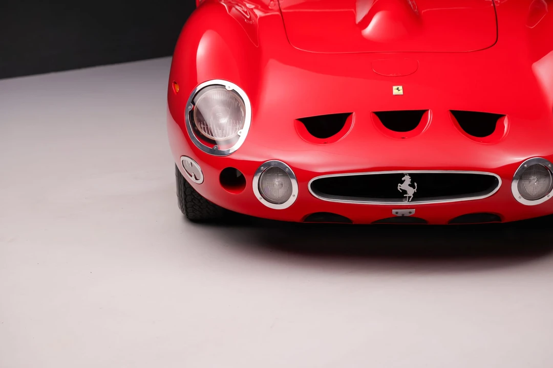 Ferrari 330 GT 2+2 - Image 14 of 31