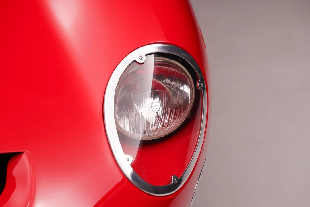 Ferrari 330 GT 2+2 - Image 20 of 31