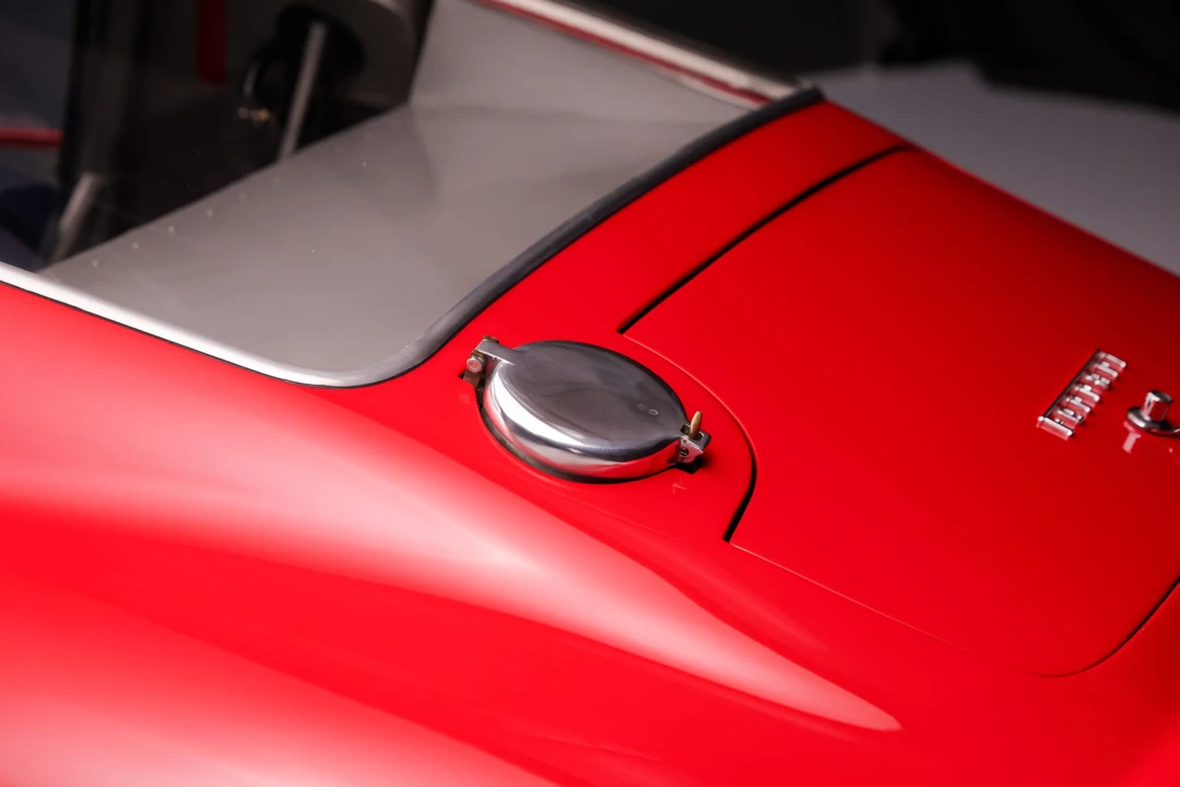 Ferrari 330 GT 2+2 - Image 30 of 31