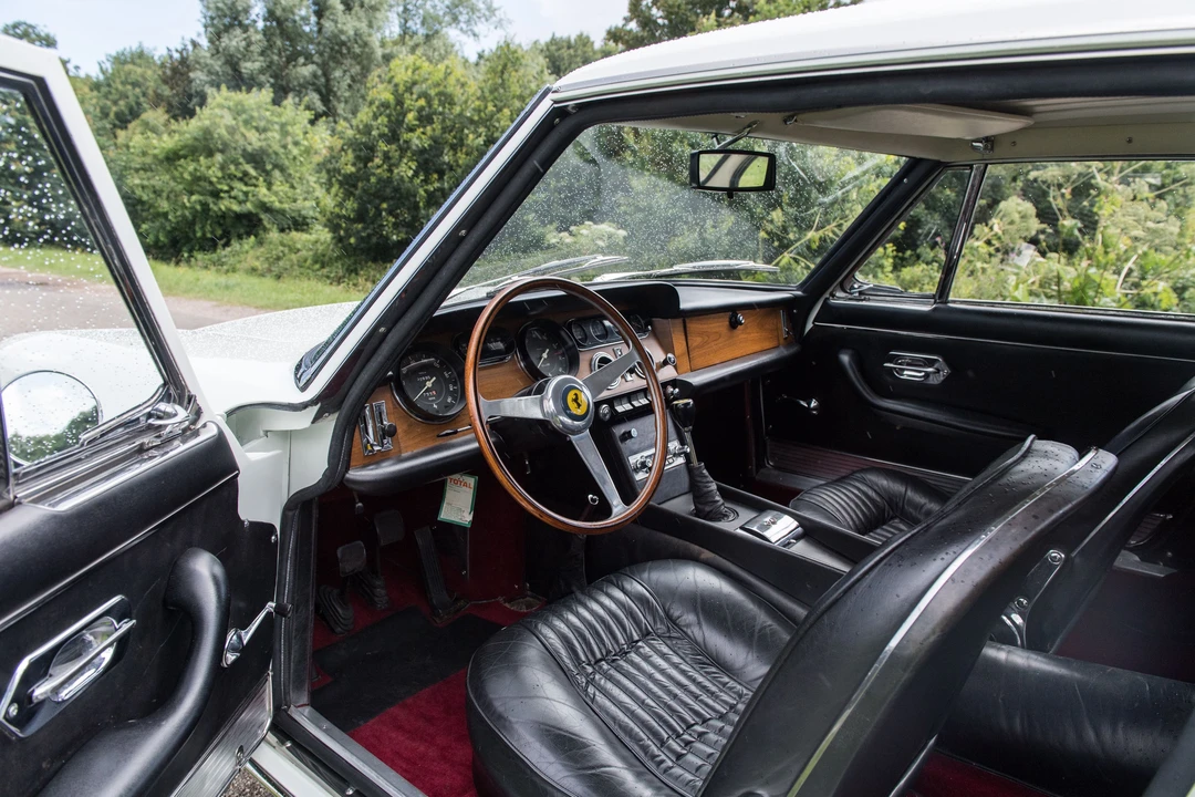 Ferrari 330 GT 2+2 - Image 9 of 24