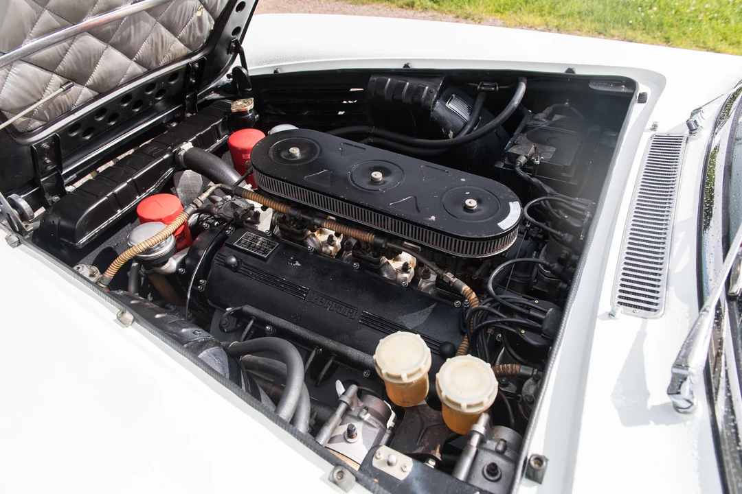 Ferrari 330 GT 2+2 - Image 11 of 24