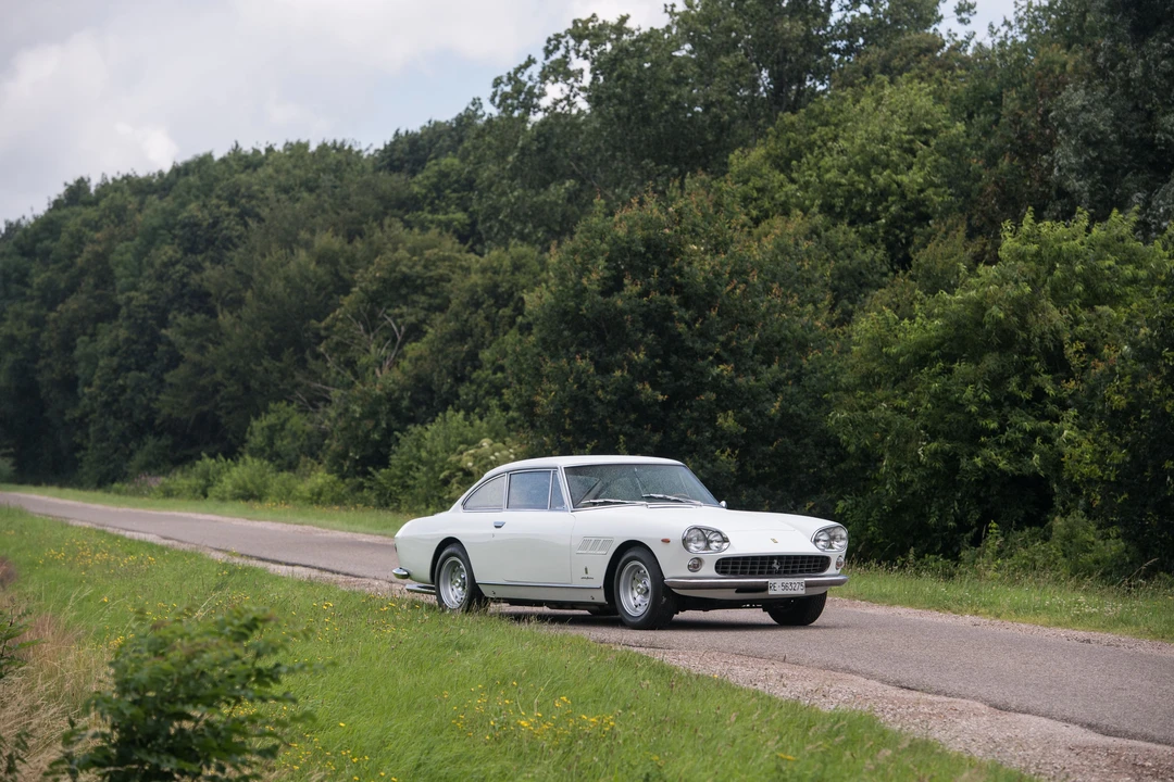 Ferrari 330 GT 2+2 - Image 2 of 24