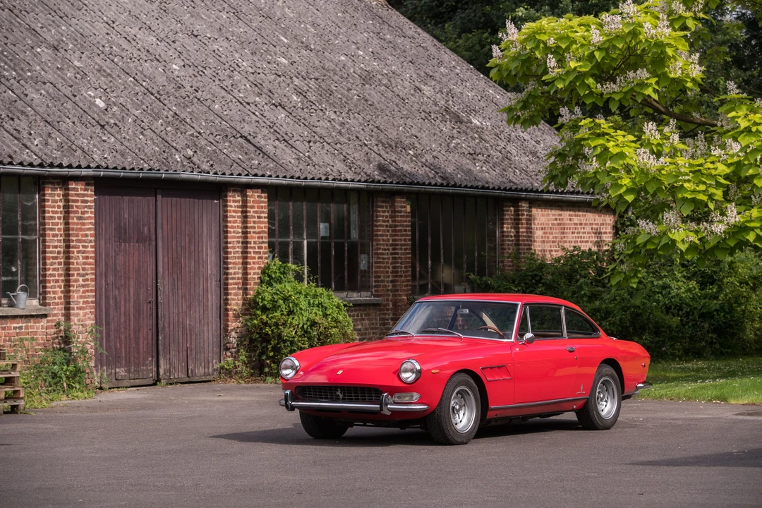Ferrari 330 GT 2+2 - Image 2 of 24