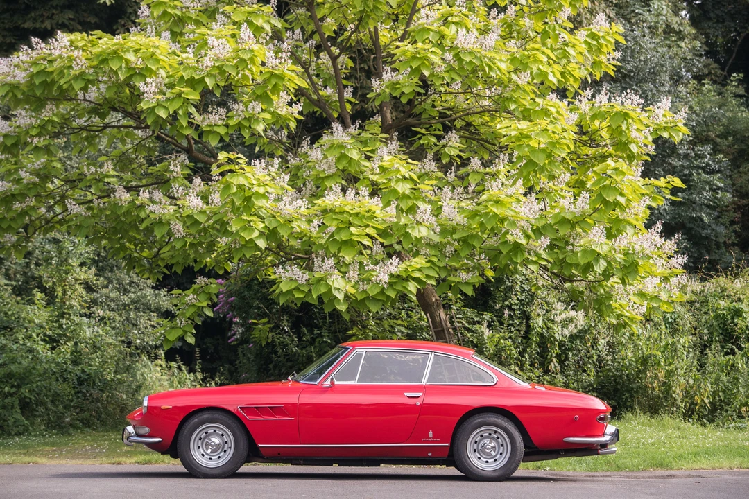 Ferrari 330 GT 2+2 - Image 6 of 24