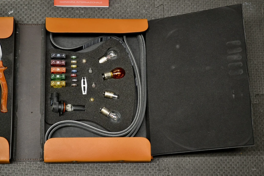 Parts & Memorabilia Tools - Image 16 of 31