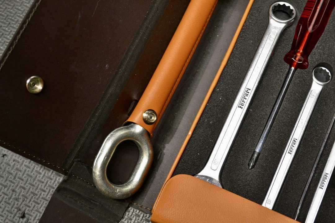 Parts & Memorabilia Tools - Image 8 of 31