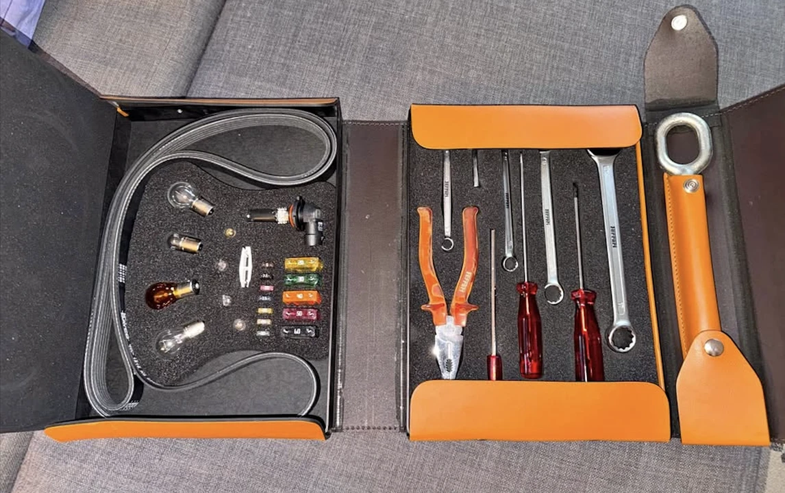 Parts & Memorabilia Tools - Image 4 of 31