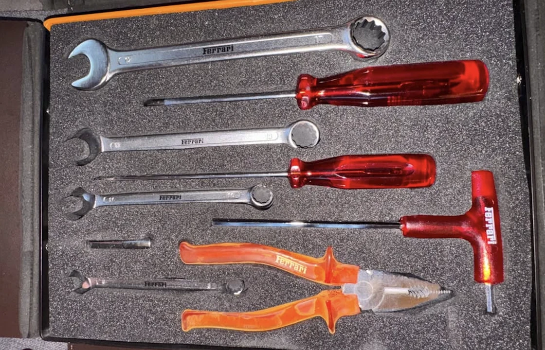 Parts & Memorabilia Tools - Image 6 of 31