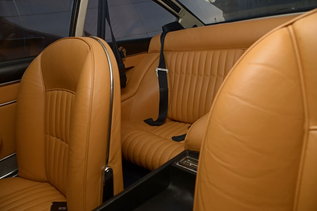 Ferrari 365 GT 2+2 - Image 9 of 29