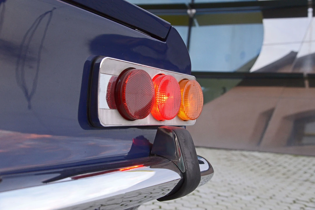 Ferrari 365 GT 2+2 - Image 28 of 29