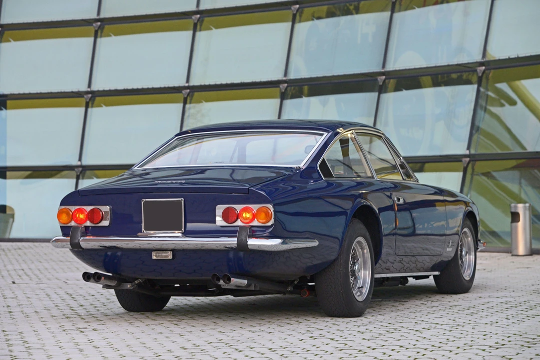 Ferrari 365 GT 2+2 - Image 5 of 29