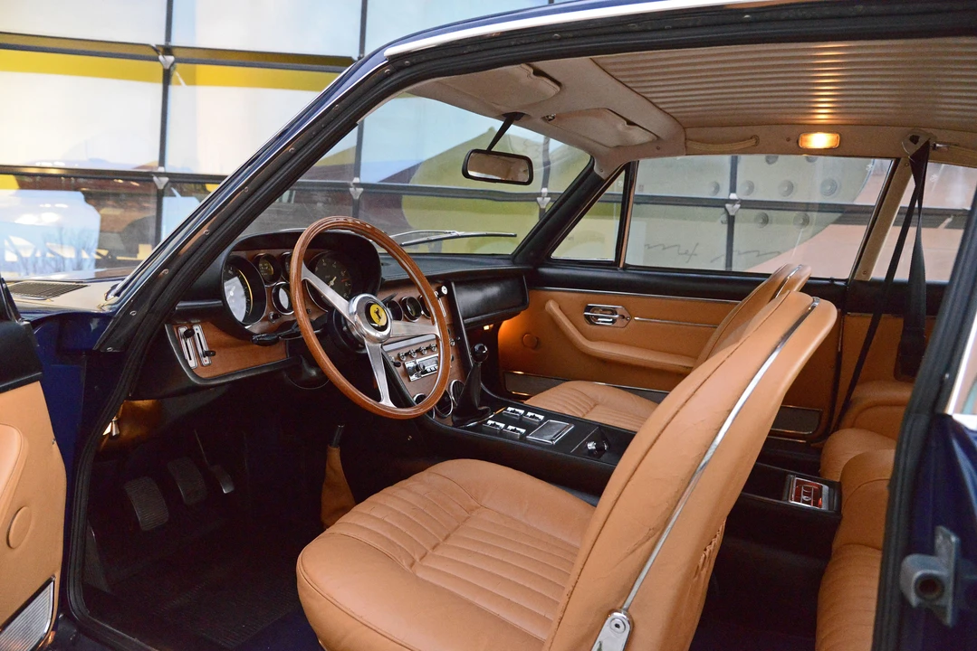 Ferrari 365 GT 2+2 - Image 7 of 29