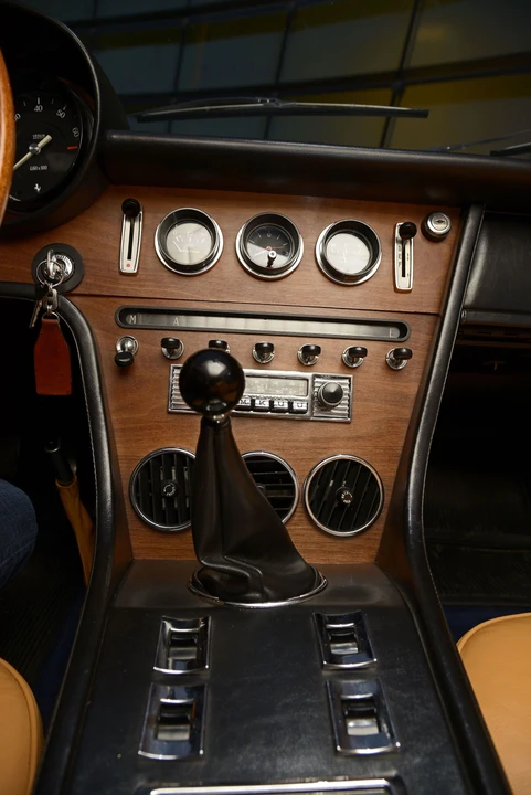 Ferrari 365 GT 2+2 - Image 11 of 29
