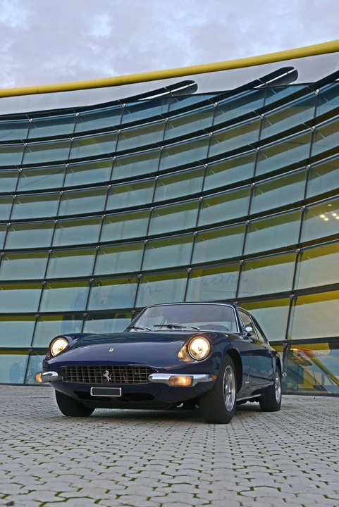 Ferrari 365 GT 2+2 - Image 3 of 29