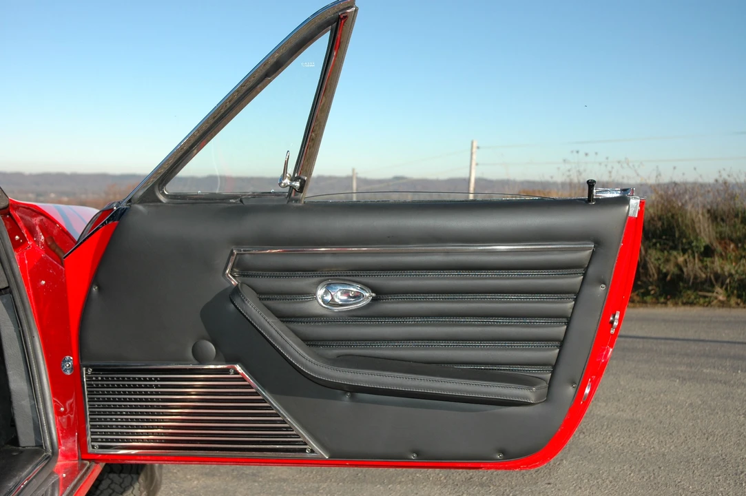 Ferrari Daytona Spider - Image 9 of 25
