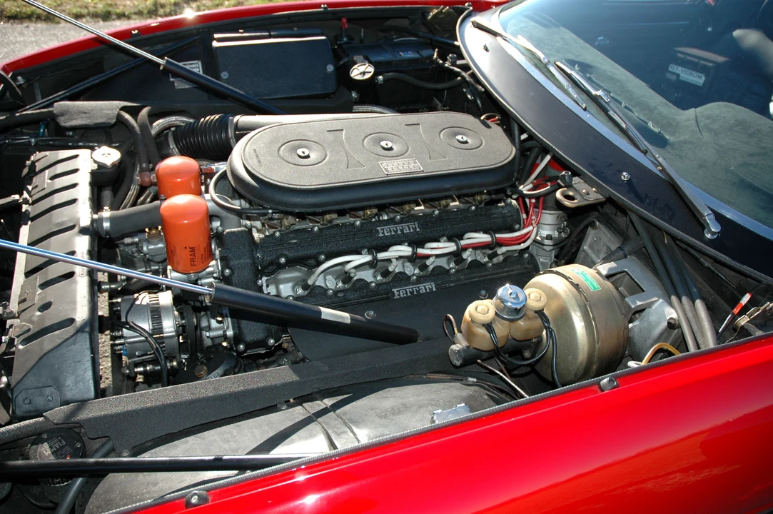Ferrari Daytona Spider - Image 10 of 25
