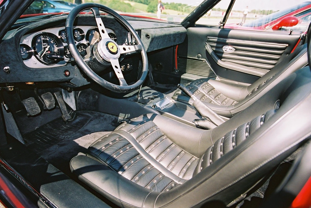 Ferrari Daytona Spider - Image 6 of 25