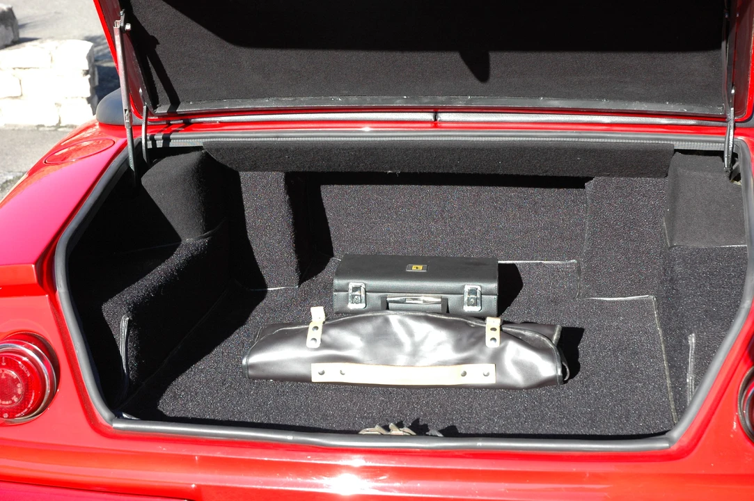 Ferrari Daytona Spider - Image 25 of 25