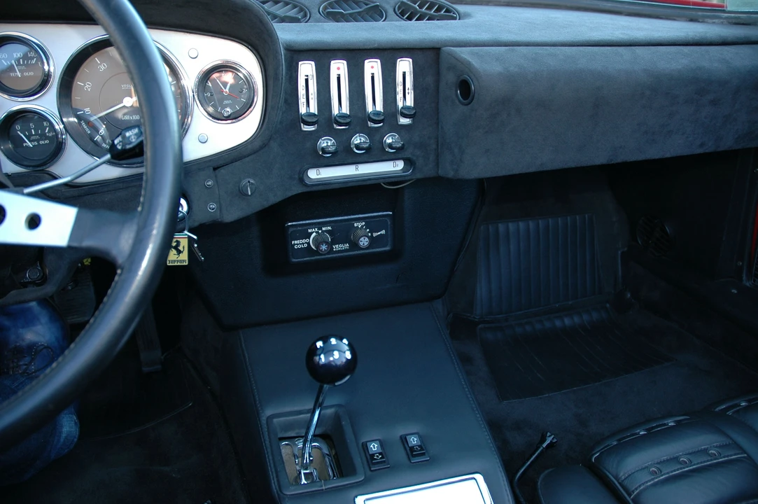 Ferrari Daytona Spider - Image 7 of 25