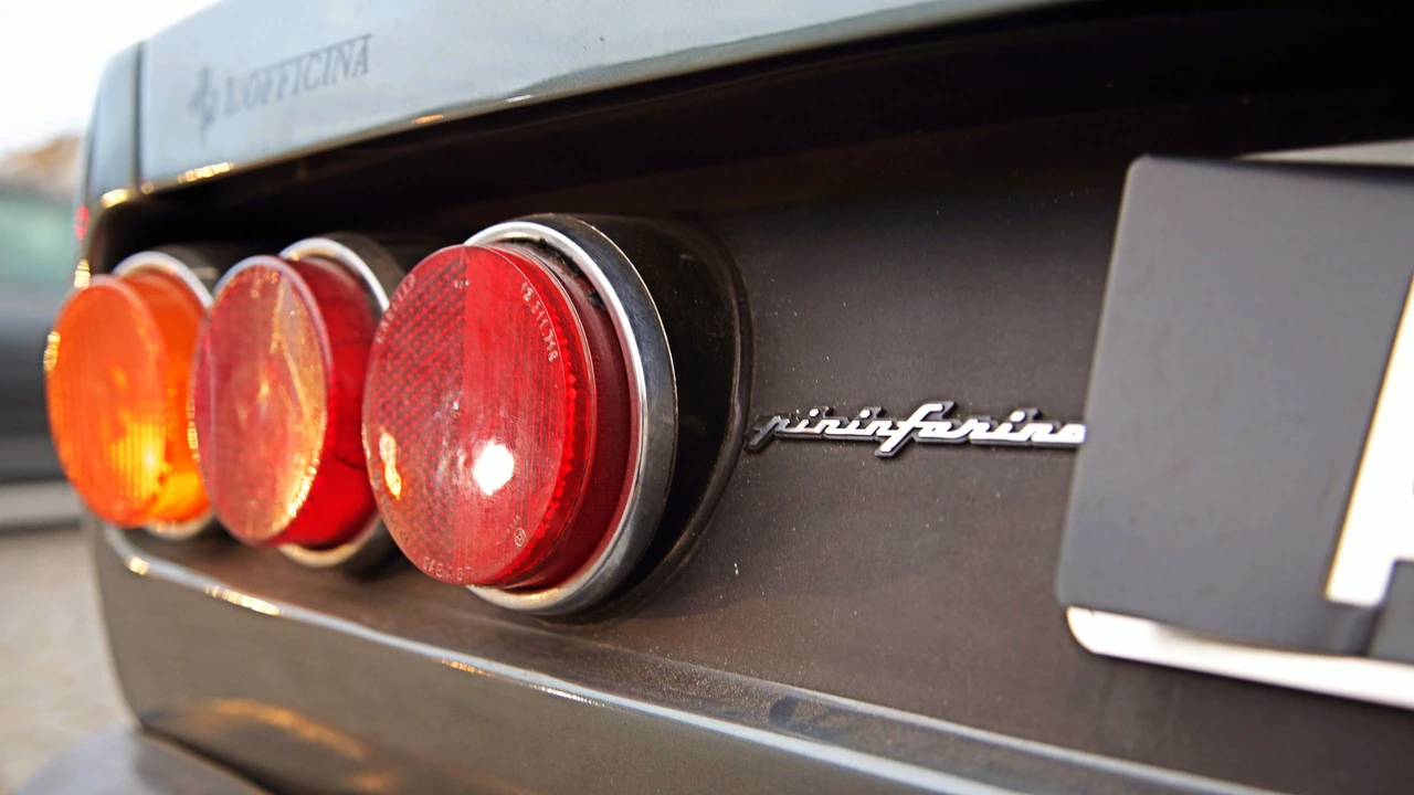 Ferrari 365 GTC/4 - Image 26 of 30