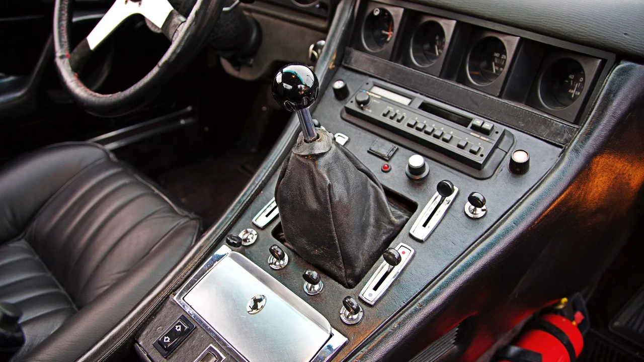 Ferrari 365 GTC/4 - Image 8 of 30