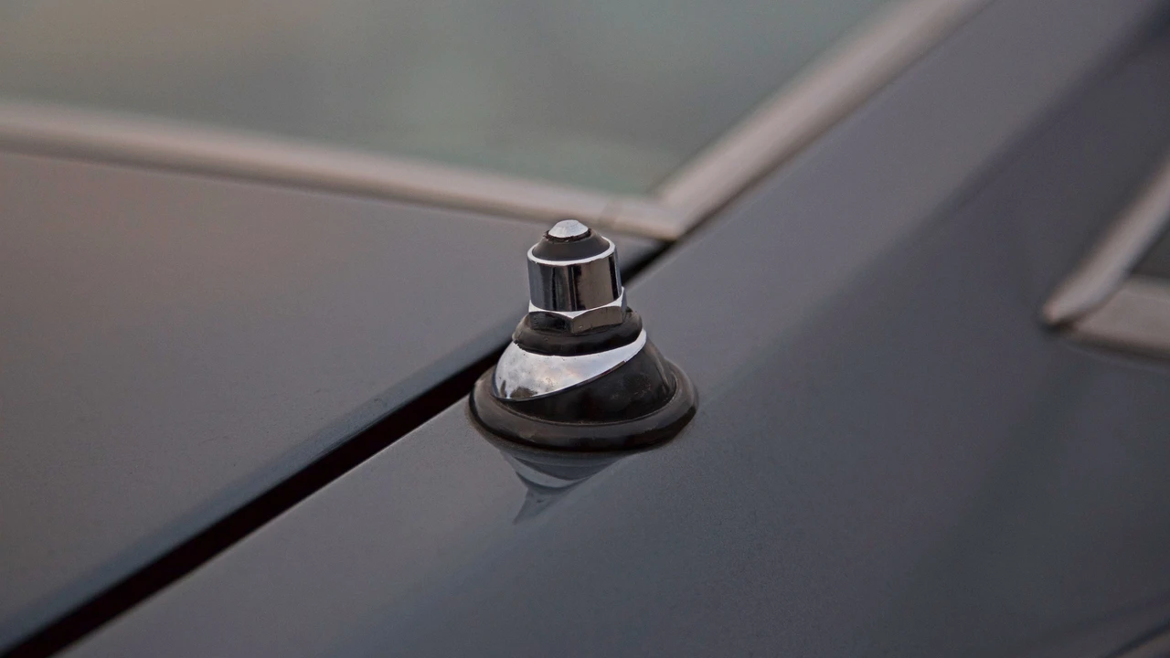 Ferrari 365 GTC/4 - Image 23 of 30